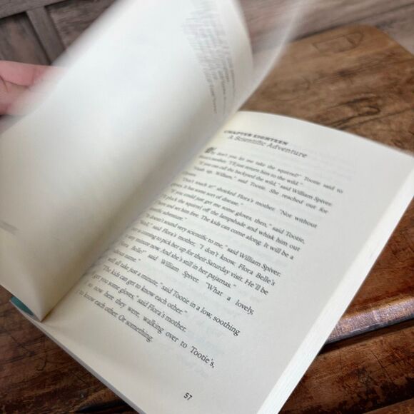 Flora & Ulysses by Kate DiCamillo Paperback Book pre-read see pix for wear - Picture 7 of 8